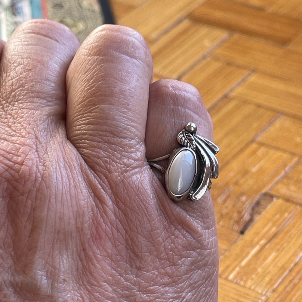 Vintage pink mother of pearl ring - Picture 7 of 7